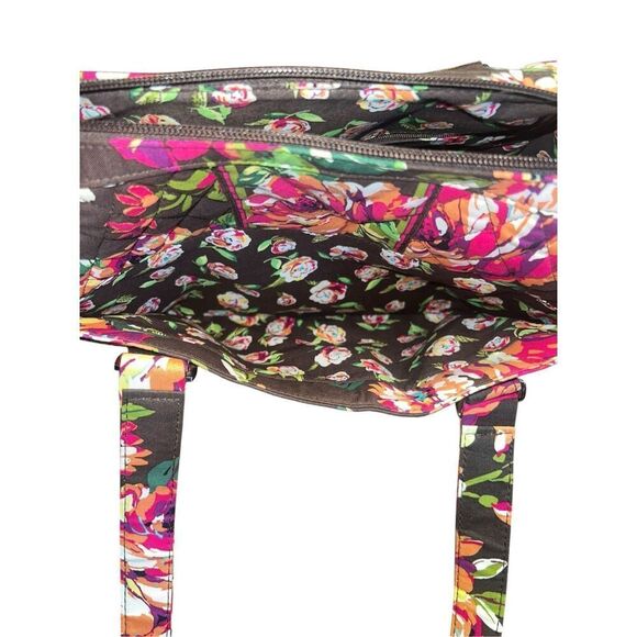 Vera Bradley Caroline Shoulder Bag in Retired English Rose quilted vacation - Picture 6 of 8